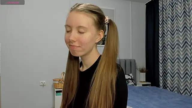 Snapshot of Peggy_Beauty chatting on 7, 12, 2024 Peggy Beauty online show from 7, 12, 2024