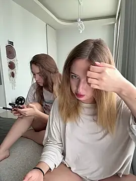 Nura n Sarah online show from 5, 10, 2025