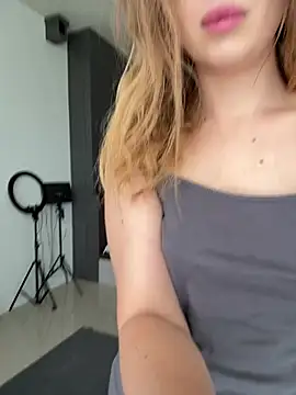 Nura n Sarah online show from 8, 3, 2026