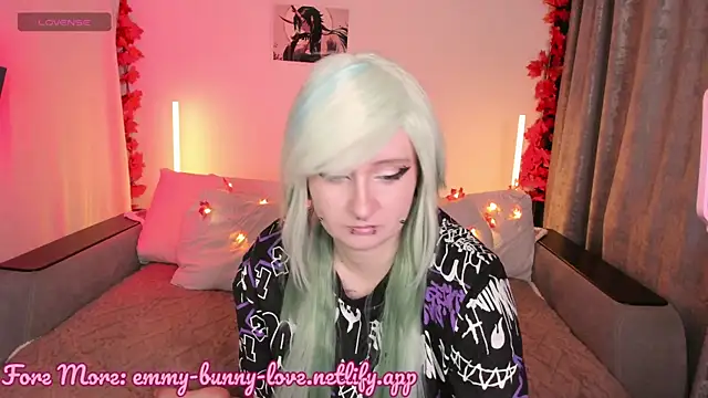 EmmyBunny online show from 13, 9, 2025