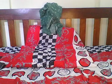 Snapshot of SilentQueen93 chatting on 10, 9, 2025 SilentQueen93 online show from 10, 9, 2025