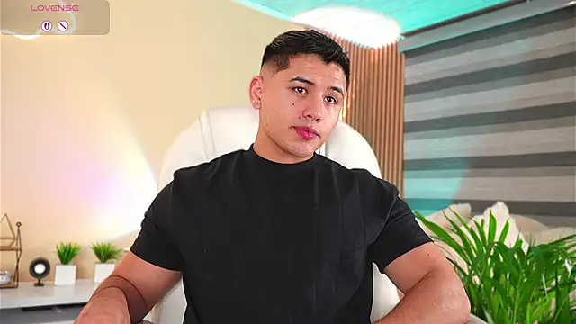 Snapshot of MatiasKorn chatting on 9, 11, 2025 MatiasKorn online show from 9, 11, 2025