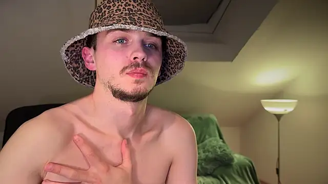 Snapshot of naked_psy chatting on 9, 3, 2025 naked psy online show from 9, 3, 2025