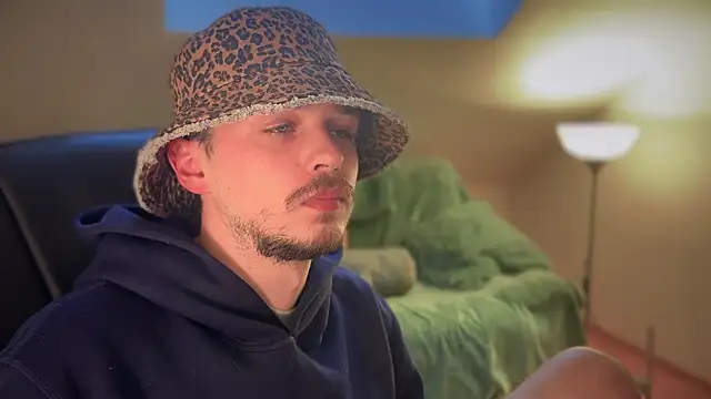 Snapshot of naked_psy chatting on 13, 3, 2025 naked psy online show from 13, 3, 2025