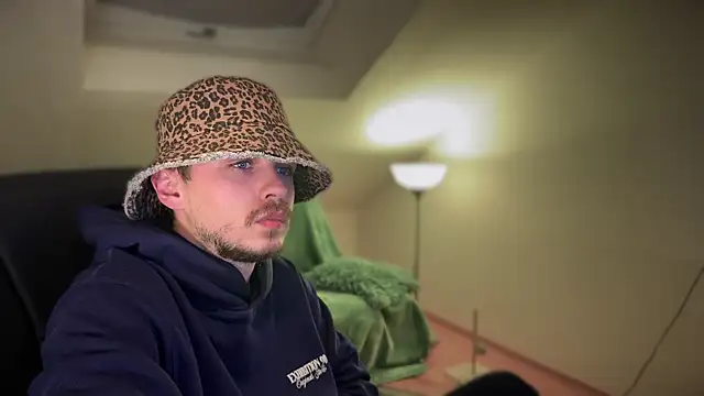 Snapshot of naked_psy chatting on 15, 3, 2025 naked psy online show from 15, 3, 2025