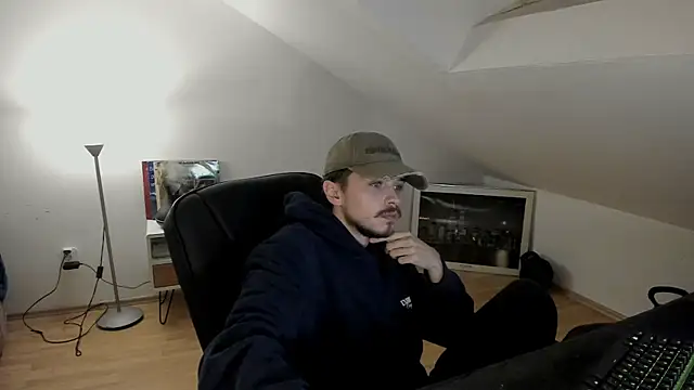 Snapshot of naked_psy chatting on 25, 10, 2025 naked psy online show from 25, 10, 2025