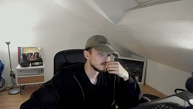 Snapshot of naked_psy chatting on 29, 10, 2025 naked psy online show from 29, 10, 2025