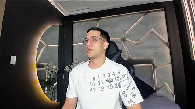 alexgiraldo  online show from 24, 2, 2025