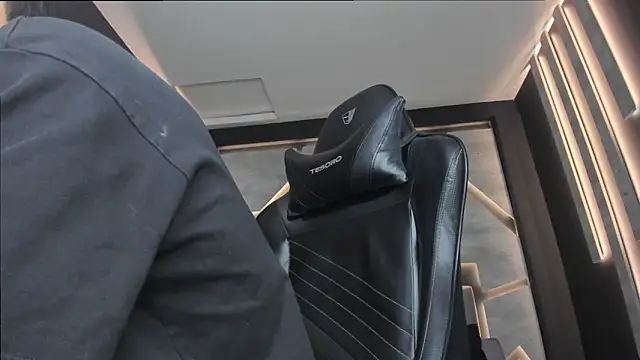 alexgiraldo  online show from 27, 2, 2025