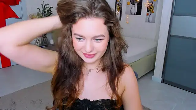 Snapshot of MiracleCurly chatting on 5, 2, 2025 MiracleCurly online show from 5, 2, 2025