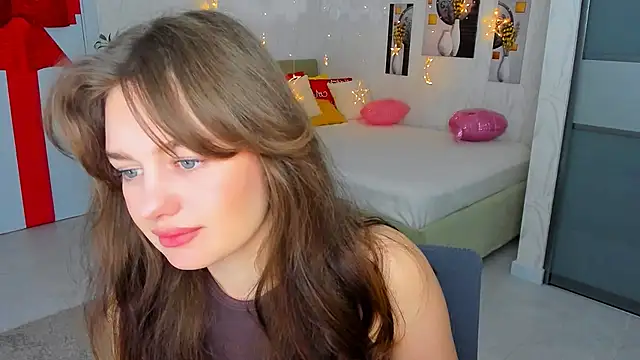 Snapshot of MiracleCurly chatting on 7, 3, 2025 MiracleCurly online show from 7, 3, 2025