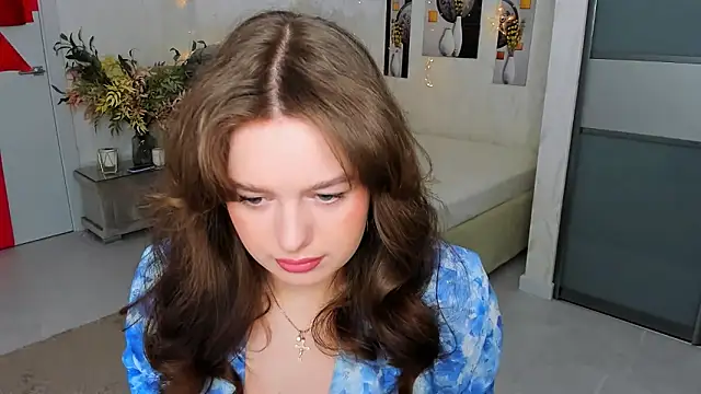 Snapshot of MiracleCurly chatting on 8, 3, 2025 MiracleCurly online show from 8, 3, 2025