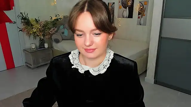 Snapshot of MiracleCurly chatting on 11, 3, 2025 MiracleCurly online show from 11, 3, 2025