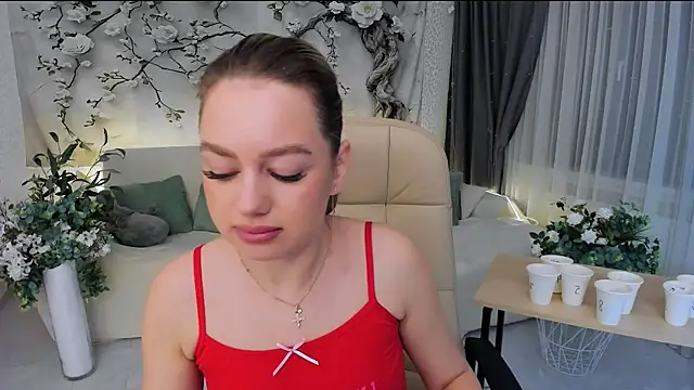 Snapshot of MiracleCurly chatting on 4, 11, 2025 MiracleCurly online show from 4, 11, 2025