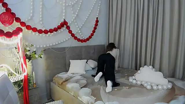 MiracleCurly online show from 7, 2, 2026