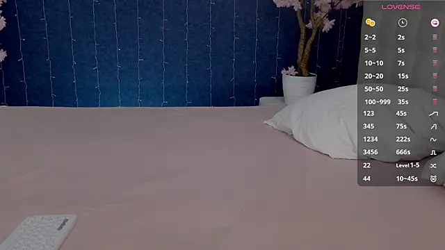 Snapshot of -Mirror-Girl- chatting on 16, 2, 2025 -Mirror-Girl- online show from 16, 2, 2025