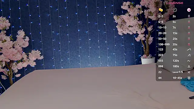 Snapshot of -Mirror-Girl- chatting on 12, 10, 2025 -Mirror-Girl- online show from 12, 10, 2025