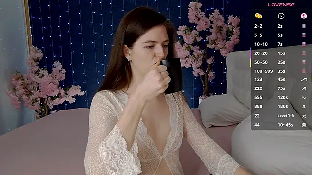 Snapshot of -Mirror-Girl- chatting on 26, 11, 2025 -Mirror-Girl- online show from 26, 11, 2025