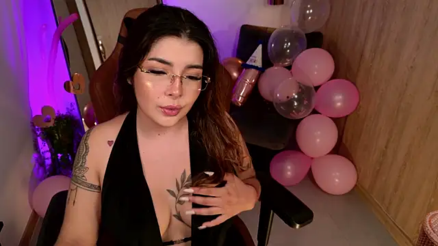 LisaMonroe  online show from 14, 5, 2026