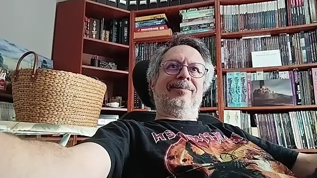 Mandra is a whore online show from 25, 10, 2025