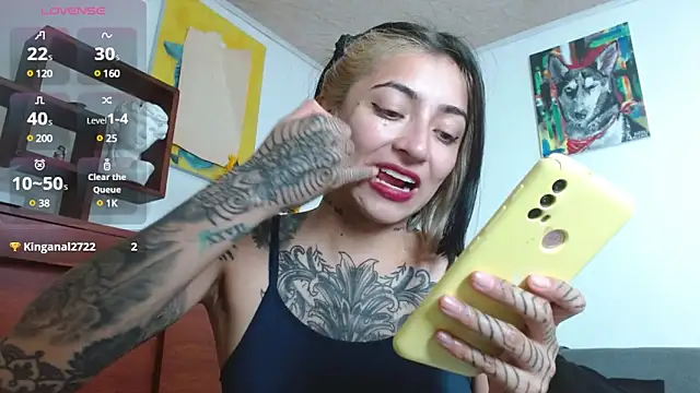 Snapshot of ZoeBakers_ chatting on 4, 2, 2025 ZoeBakers online show from 4, 2, 2025