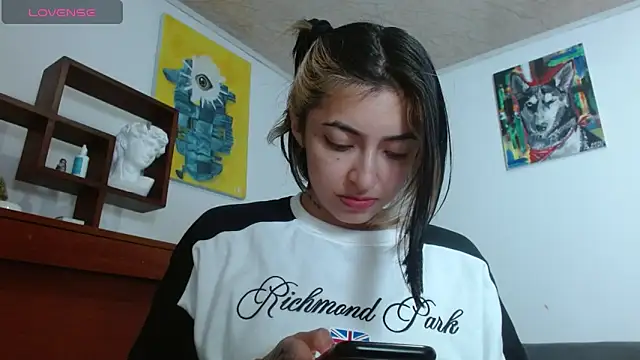 Snapshot of ZoeBakers_ chatting on 8, 3, 2025 ZoeBakers online show from 8, 3, 2025