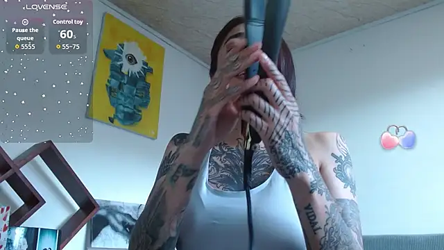 Snapshot of ZoeBakers_ chatting on 4, 10, 2025 ZoeBakers online show from 4, 10, 2025