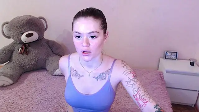 miaacatt online show from 18, 2, 2025