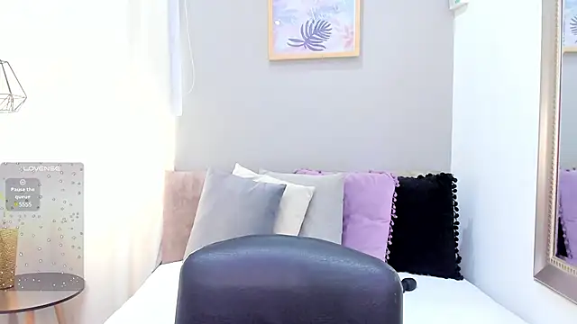 Paula Desousa online show from 15, 1, 2025