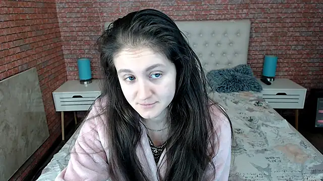 Holliy Cooper online show from 24, 1, 2025