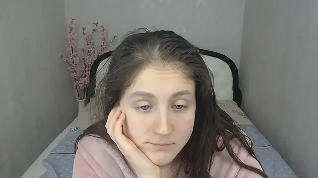 Holliy Cooper online show from 13, 2, 2025