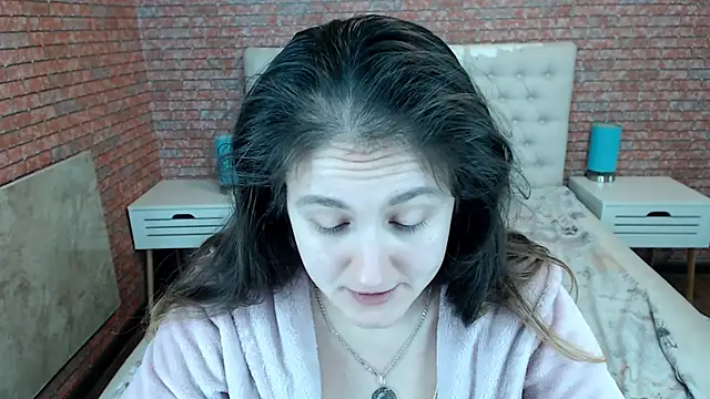 Holliy Cooper online show from 1, 11, 2025