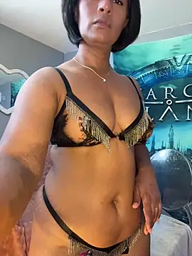 Snapshot of RoseMelanie chatting on 4, 5, 2026 RoseMelanie online show from 4, 5, 2026