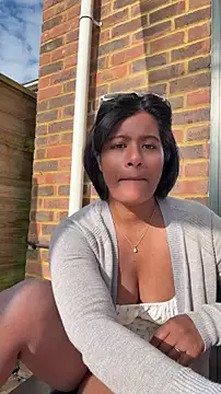 Snapshot of RoseMelanie chatting on 6, 5, 2026 RoseMelanie online show from 6, 5, 2026