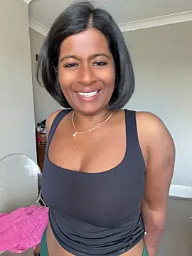 Snapshot of RoseMelanie chatting on 16, 5, 2026 RoseMelanie online show from 16, 5, 2026
