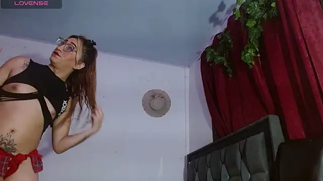 Snapshot of DULCE_ZOE chatting on 28, 2, 2026 DULCE ZOE online show from 28, 2, 2026