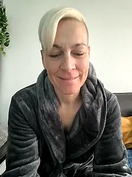 DarleenHot online show from 25, 10, 2025