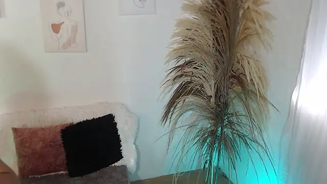  Kim  M online show from 6, 10, 2025