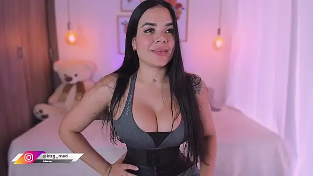 Snapshot of amelie_gonzalez chatting on 20, 12, 2024 amelie gonzalez online show from 20, 12, 2024
