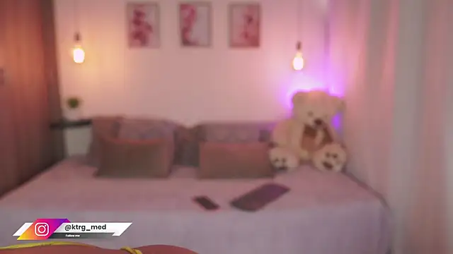 Snapshot of amelie_gonzalez chatting on 22, 9, 2025 amelie gonzalez online show from 22, 9, 2025