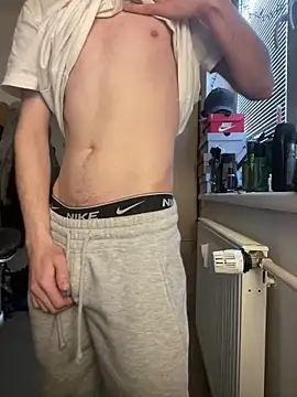 Snapshot of Using_Crew chatting on 29, 12, 2024 Using Crew online show from 29, 12, 2024