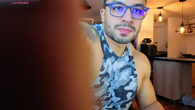 Snapshot of Michael_Diamond chatting on 27, 3, 2026 Michael Diamond online show from 27, 3, 2026