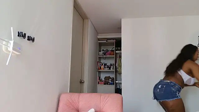 Snapshot of hanarousse chatting on 22, 10, 2025 hanarousse online show from 22, 10, 2025