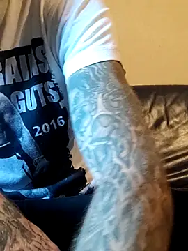 Snapshot of PIercingBoy38 chatting on 22, 10, 2025 PIercingBoy38 online show from 22, 10, 2025