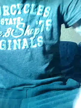 Snapshot of PIercingBoy38 chatting on 27, 10, 2025 PIercingBoy38 online show from 27, 10, 2025