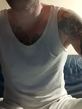 Snapshot of PIercingBoy38 chatting on 2, 11, 2025 PIercingBoy38 online show from 2, 11, 2025