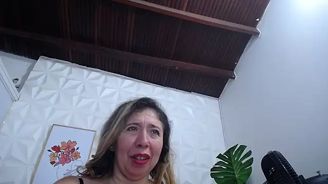 Valentinaa mature online show from 19, 2, 2025