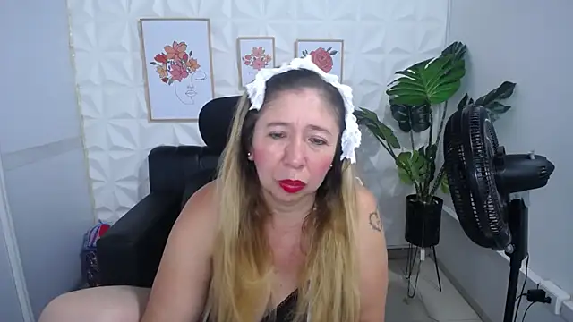 Valentinaa mature online show from 23, 3, 2025