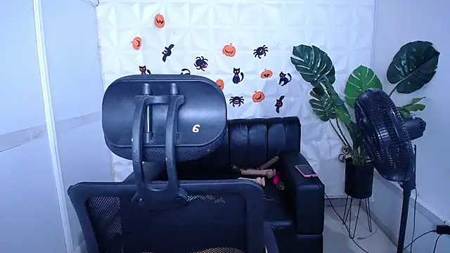 Valentinaa mature online show from 1, 10, 2025