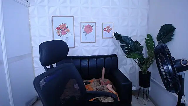 Valentinaa mature online show from 26, 2, 2026